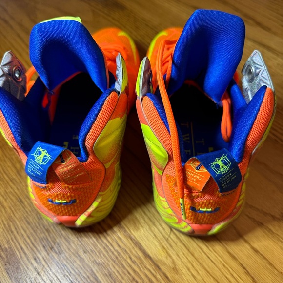 Lebron Twelve shoes size 7 - Picture 5 of 8
